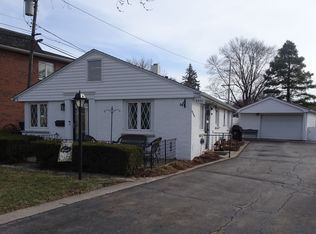 9931 S 52nd Ave, Oak Lawn, IL