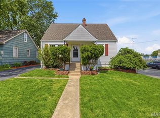617 Lindenwood Ave, Saint Charles, MO 63301