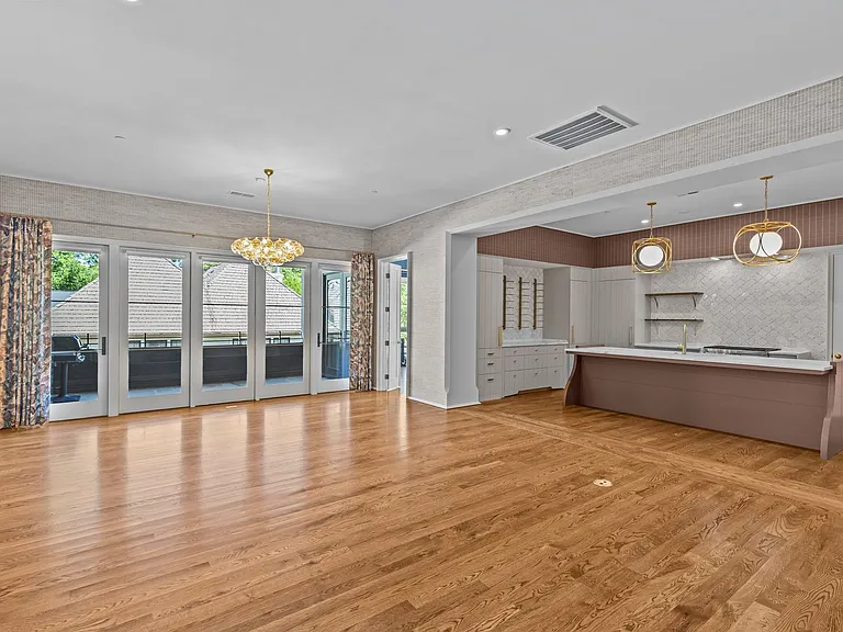 1172 Queens Rd #8 — Photo 15