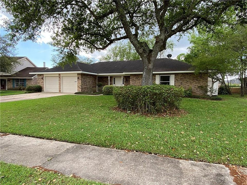1st image of 2103 Pinehurst Dr