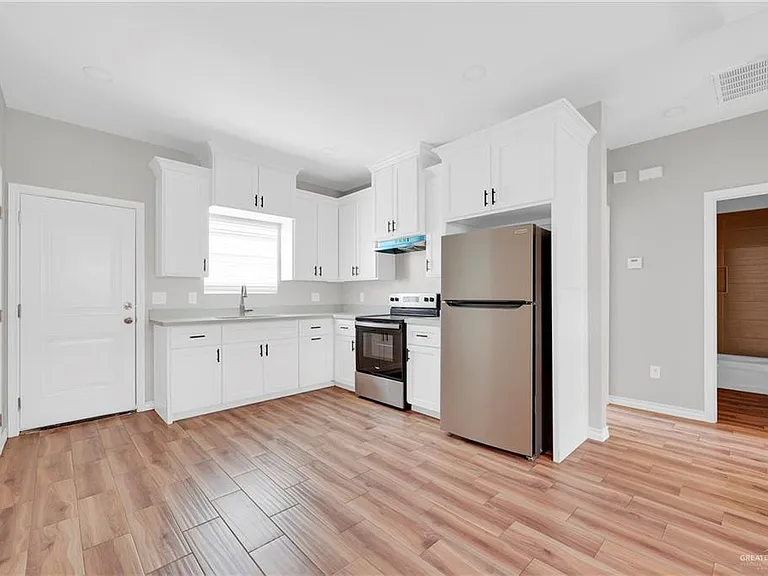 2605 E Israel Ave #3 — Photo 5