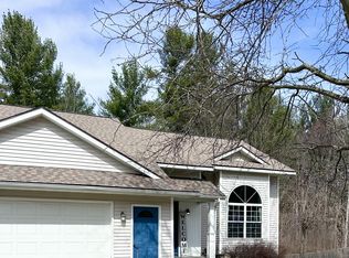 733 W River Hills Ct, Newaygo, MI 49337