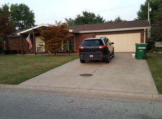 704 N Smiley St, O'Fallon, IL