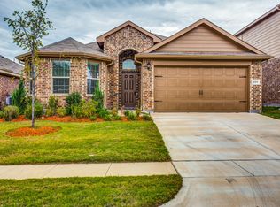 621 Cameron Way, Azle, TX 76020