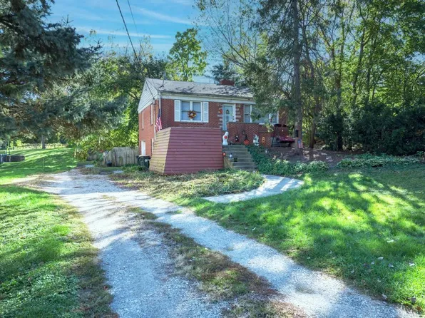 3S649 Warren Ave, Warrenville, IL 60555