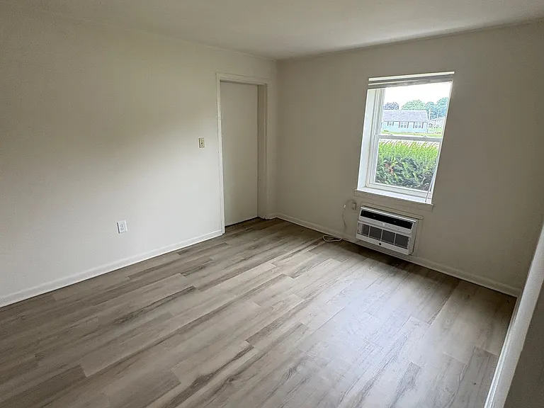 Charlotte Place Apartments — Photo 23