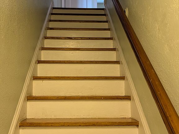 5th image of 730 Burns St #2