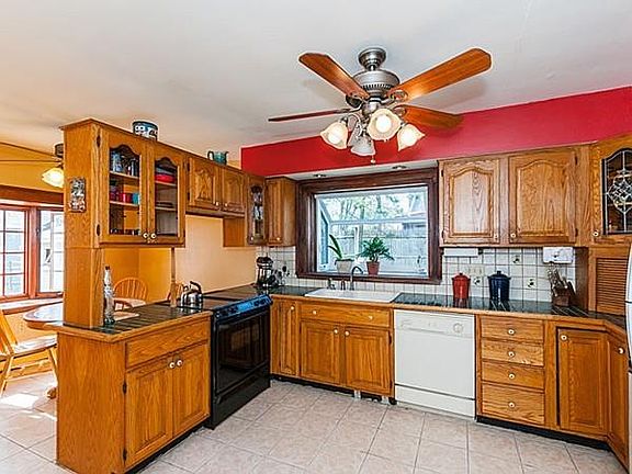 4th image of 1405 Quincy Shore Dr