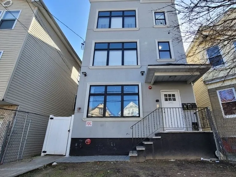 340 Hamilton Ave #2 — Photo 1