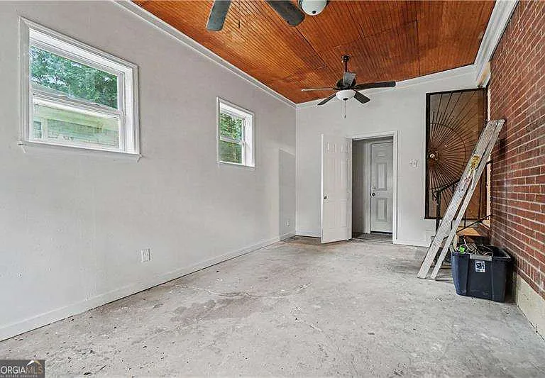 2939 Belvedere Ln — Photo 5