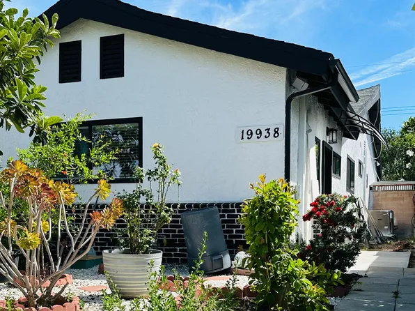 19938 Blythe St, Winnetka, CA 91306