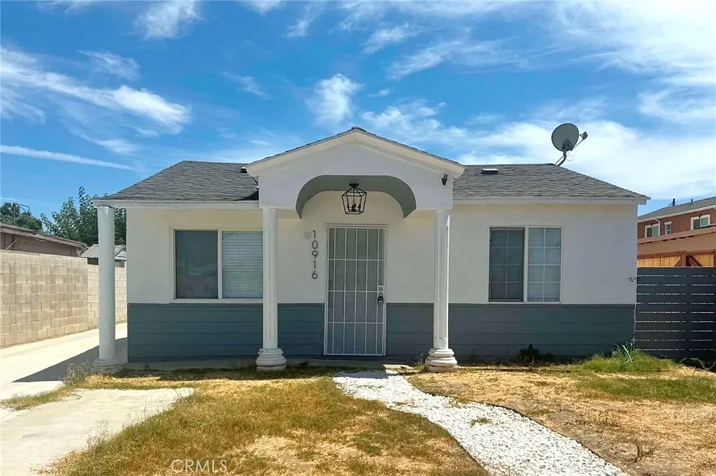 2 bed, 700 sqft, $3,300 — Photo 1