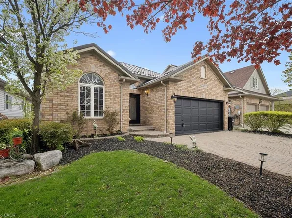 44 McNichol Dr, Cambridge, ON N1P 1C9