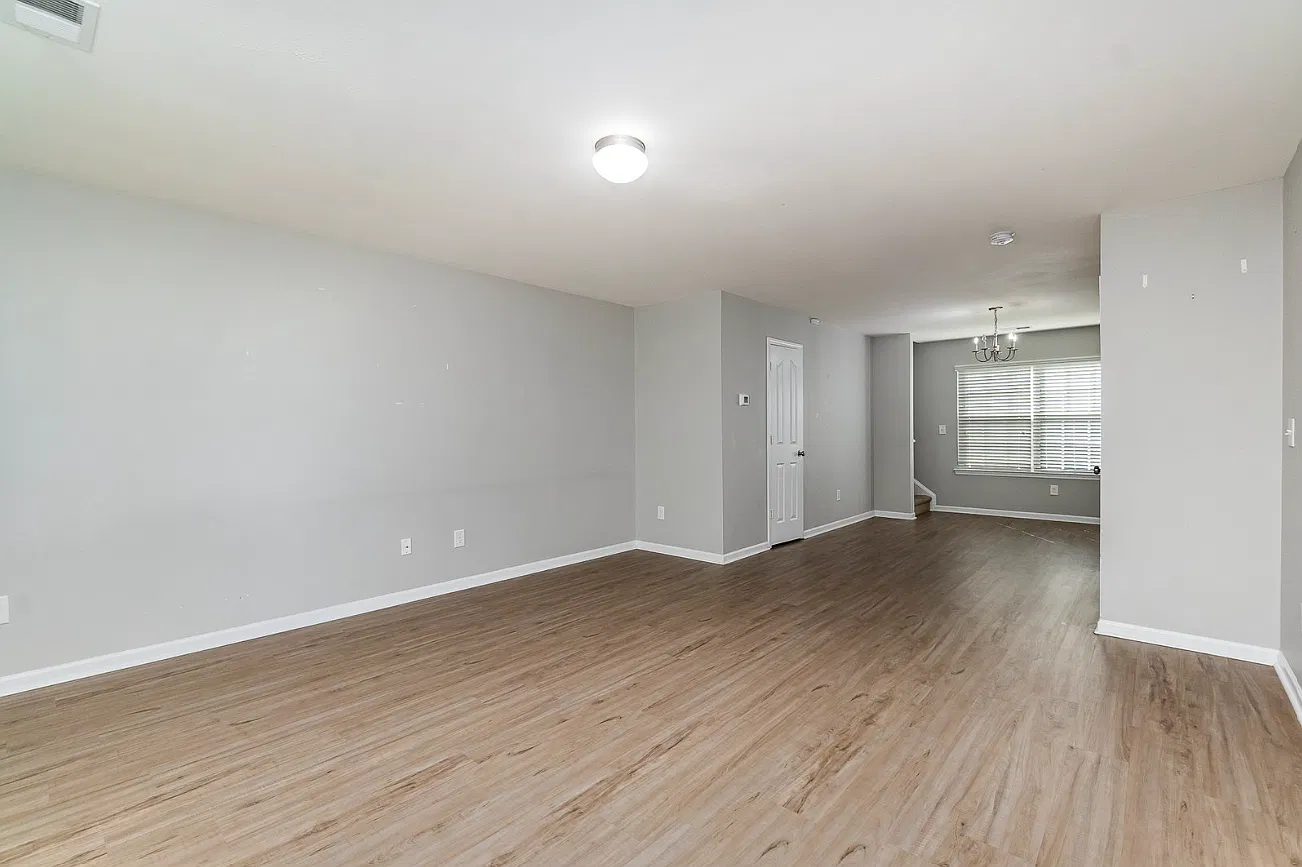 3 bed, 2.5 bath, 1600 sqft, $2,000 — Photo 4