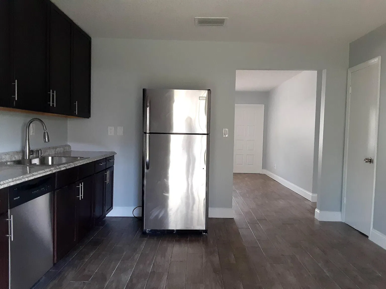2 bed, 1.0 bath, 1680 sqft, $2,500 — Photo 3
