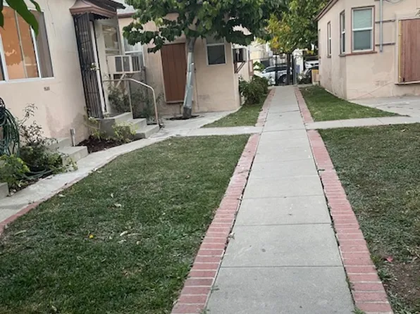 5854 Gregory Ave #A, Los Angeles, CA 90038