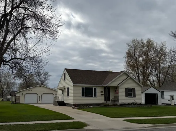 515 Oak St N, Sauk Centre, MN 56378