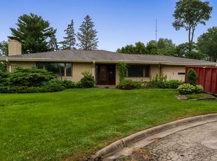 3618 Belvoir Dr, Rockford, IL 61107