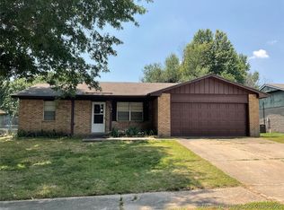 1716 S Pecan Ct, Broken Arrow, OK 74012