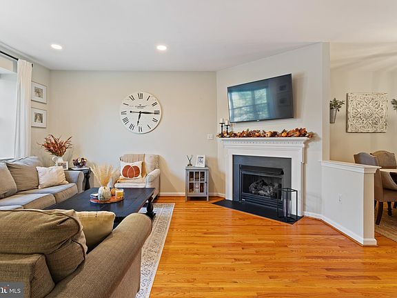 5th image of 15 Linda Ln
