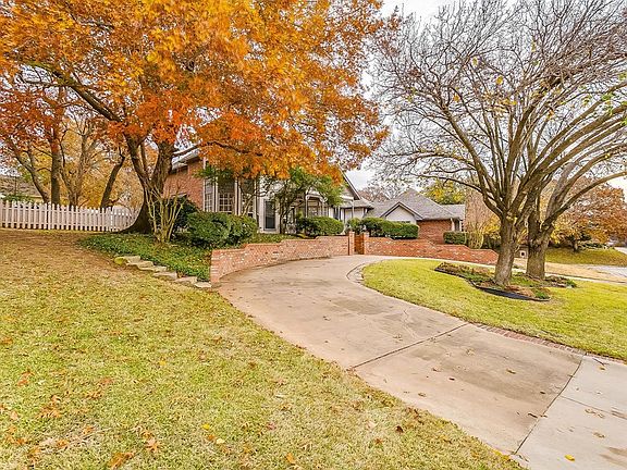 3rd image of 2301 Eagle Park Ln