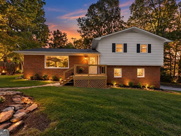 388 Sanders St, Clarkesville, GA 30523