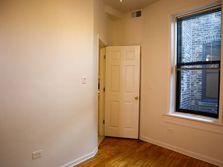 905 S Claremont Ave — Photo 14