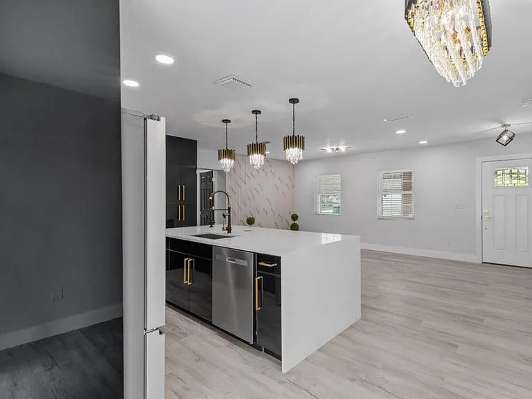 3909 W Oklahoma Ave — Photo 5