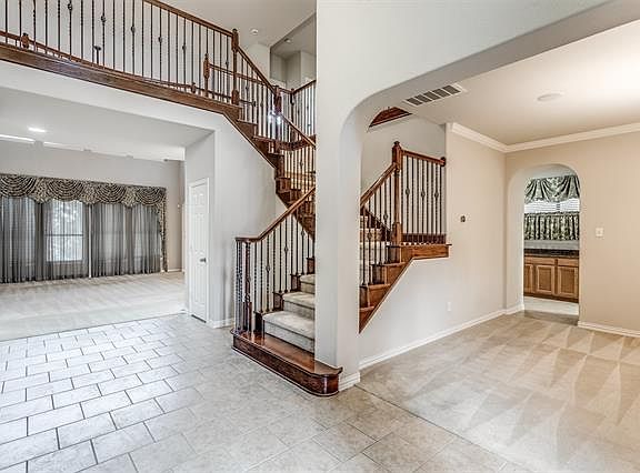 3rd image of 1009 Vickery Dr