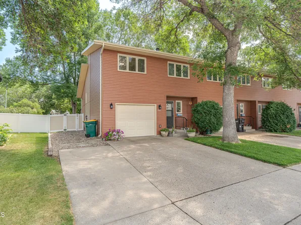 1307 Eastwood St, Bismarck, ND 58504