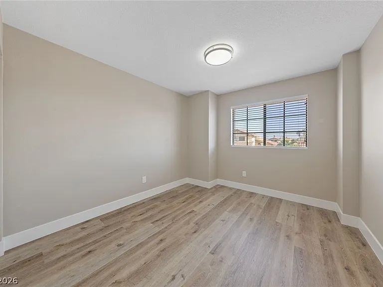 7627 Kalmalii Ave — Photo 20