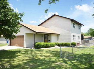 205 S Lee St, Lexington, IL 61753