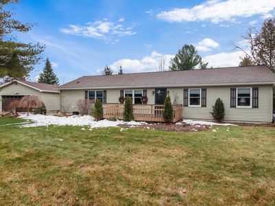 303 Lamoreaux Dr, Elk Rapids, MI, 49629