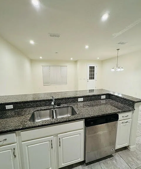 2682 Chantilly Ave — Photo 27