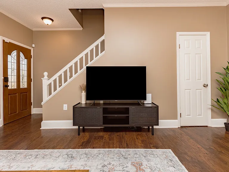 332 Hunt Rd — Photo 24