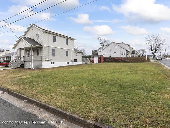 4th image of 1023 Saint John St