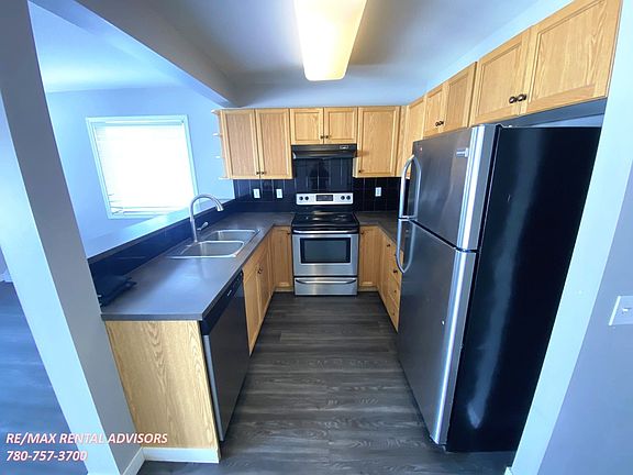 3rd image of 230 Edwards Dr SW #19