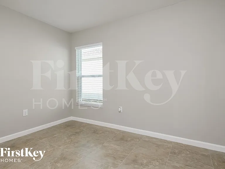 466 Earhart Dr — Photo 12