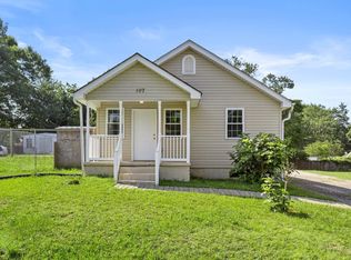 107 Earle Dr, Greenville, SC 29611