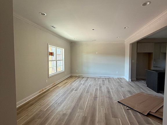 3rd image of 105 Van Gilder Way