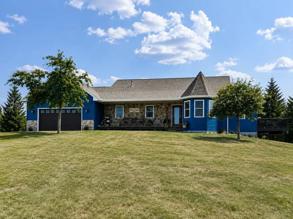 9199 50th St NW, Annandale, MN 55302