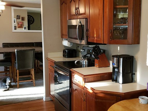 5th image of 315 Portland Dr