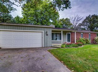 202 Quail Hill Rd, Monticello, IL 61856