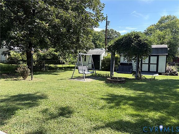 4th image of 6211 Clover Ln