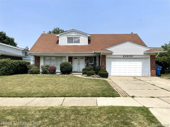 26950 Rochelle St, Dearborn Heights, MI 48127