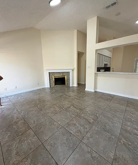 1117 Gordon Oaks Dr — Photo 5