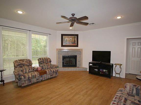 4th image of 4103 Stonebrook Ln