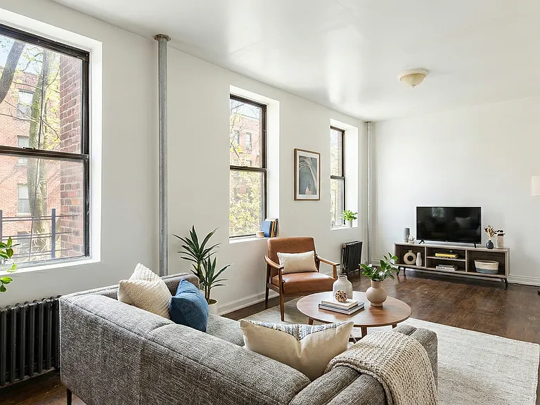 216 E 105th St #7 — Photo 1