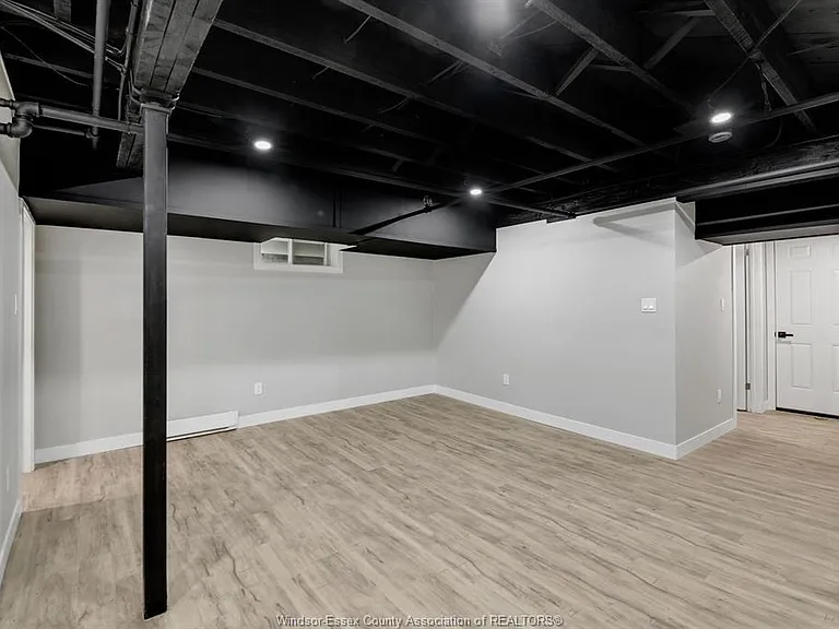 1094 Lincoln Rd — Photo 40