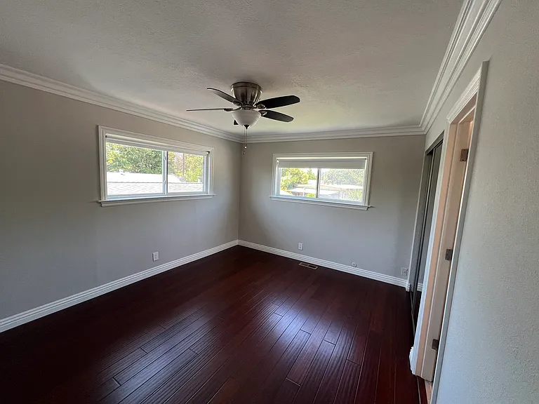 1294 Crowley Ave — Photo 13